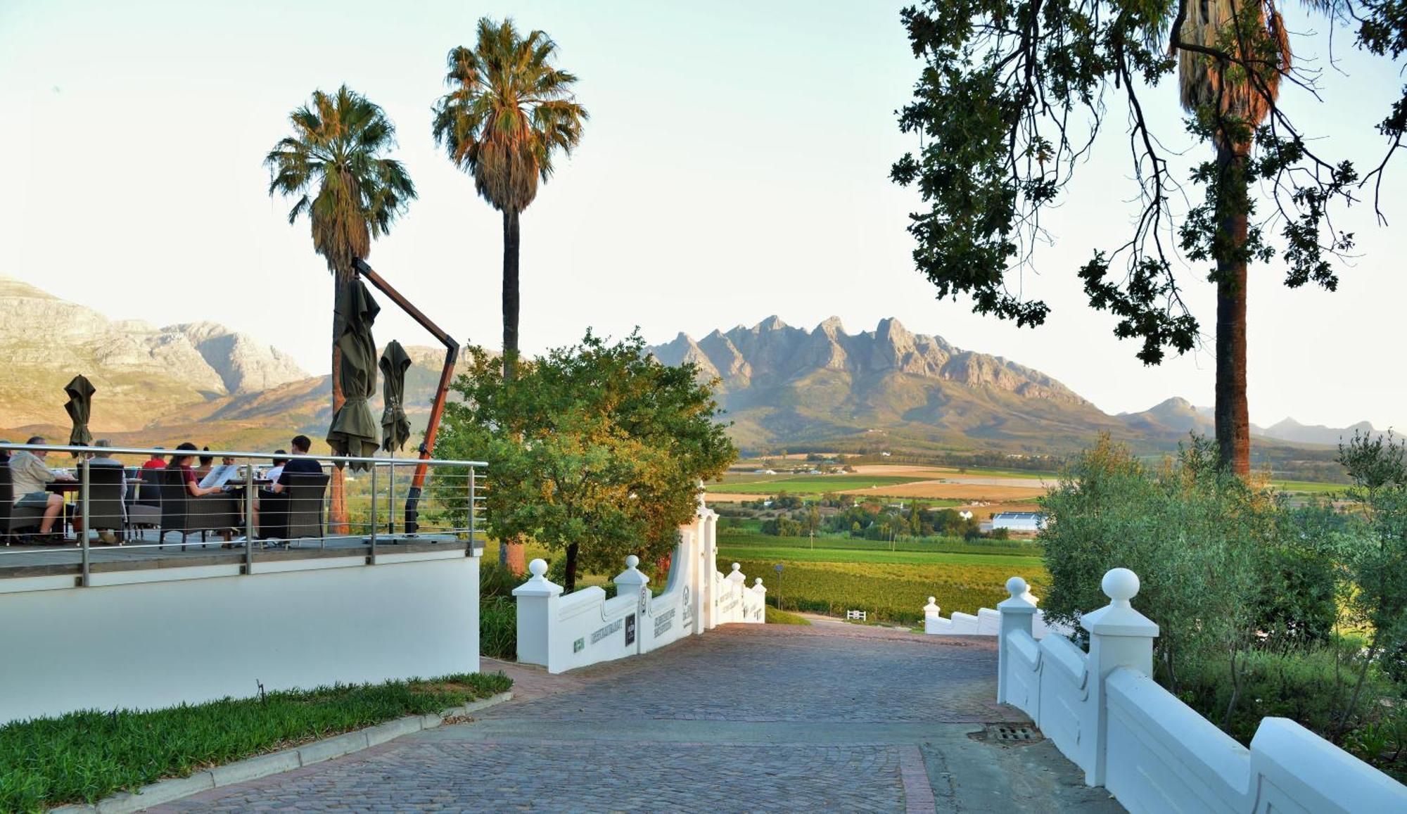 The Coach House At Val Du Charron Hotel Wellington Exterior photo