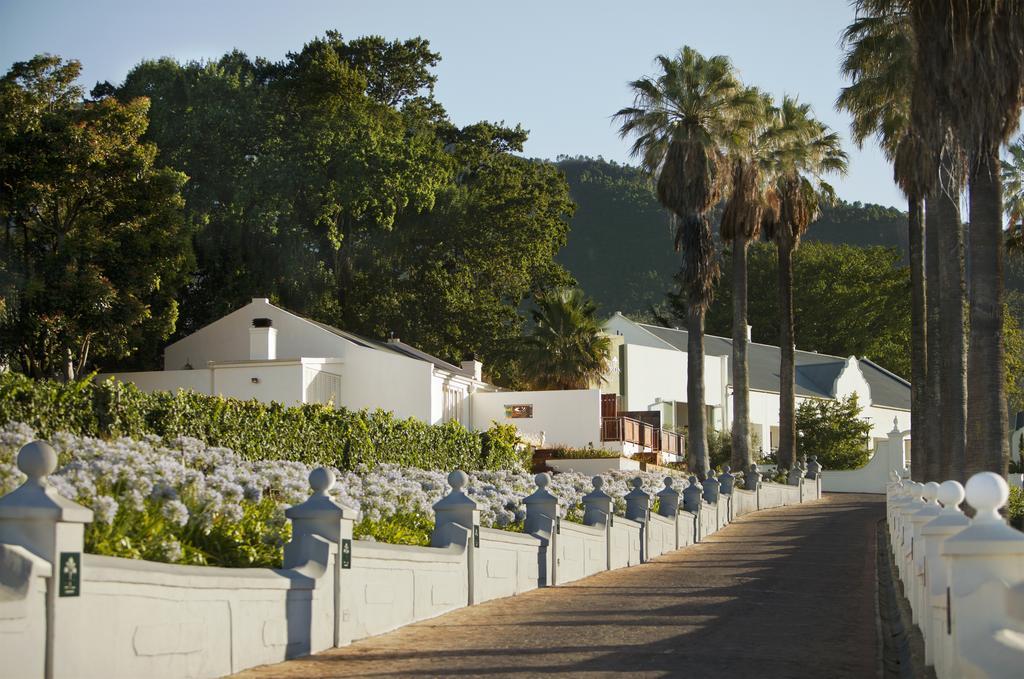 The Coach House At Val Du Charron Hotel Wellington Exterior photo
